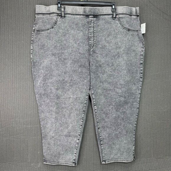 Terra & Sky Womens Plus Size 4X (28W-30W) Gray Denim Capri Jeggings - Picture 1 of 10